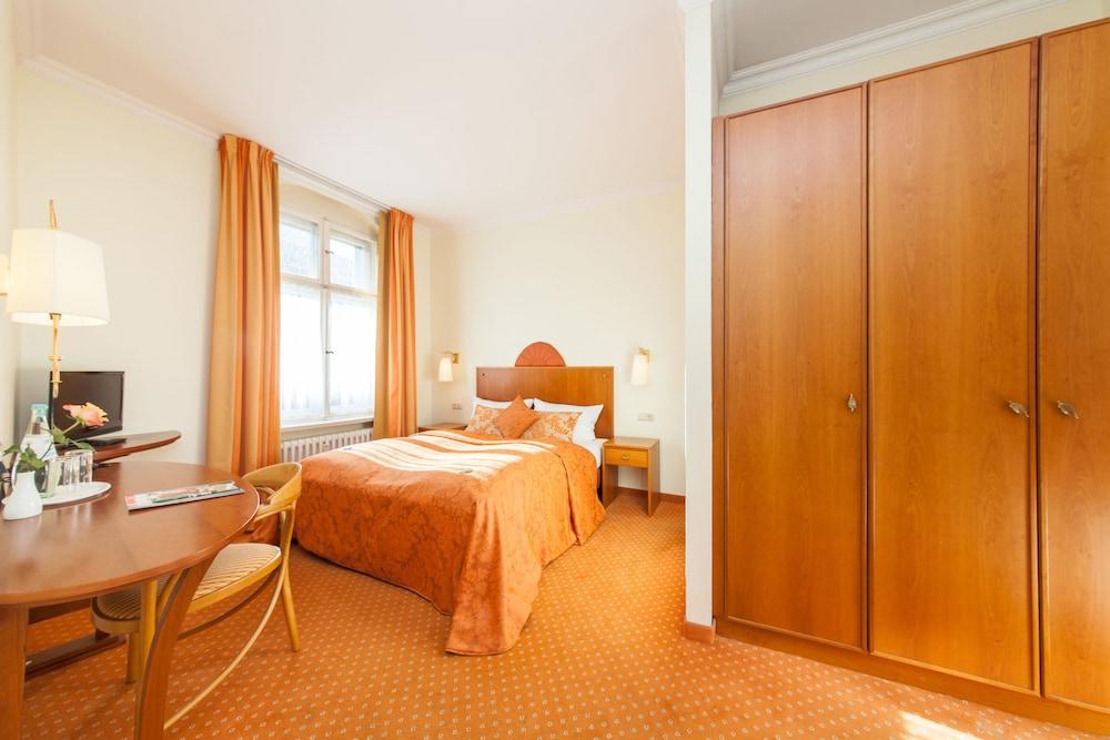 Novum Kronprinz 3*