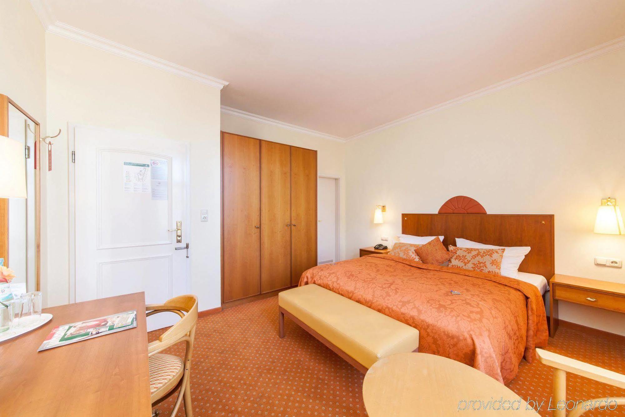 Hotel Novum Kronprinz 3*